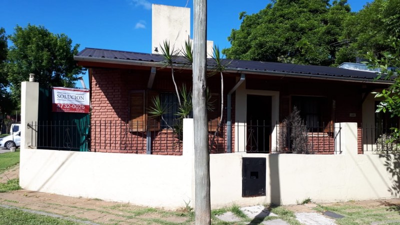 Figueroa Alcorta 1649 -Boulogne - Casa 3 dormitorios