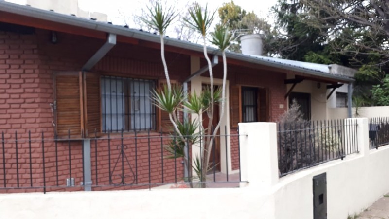 Figueroa Alcorta 1649 -Boulogne - Casa 3 dormitorios