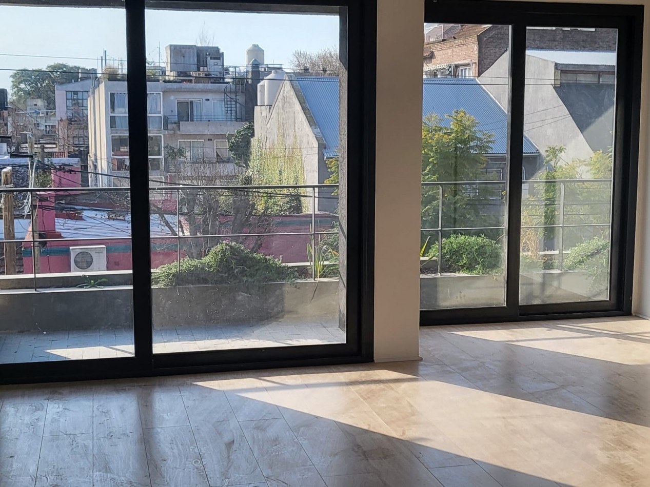 a estrenar!!  J. Diaz 434 Unico semipiso en una planta 4 amb y gran terraza!! 