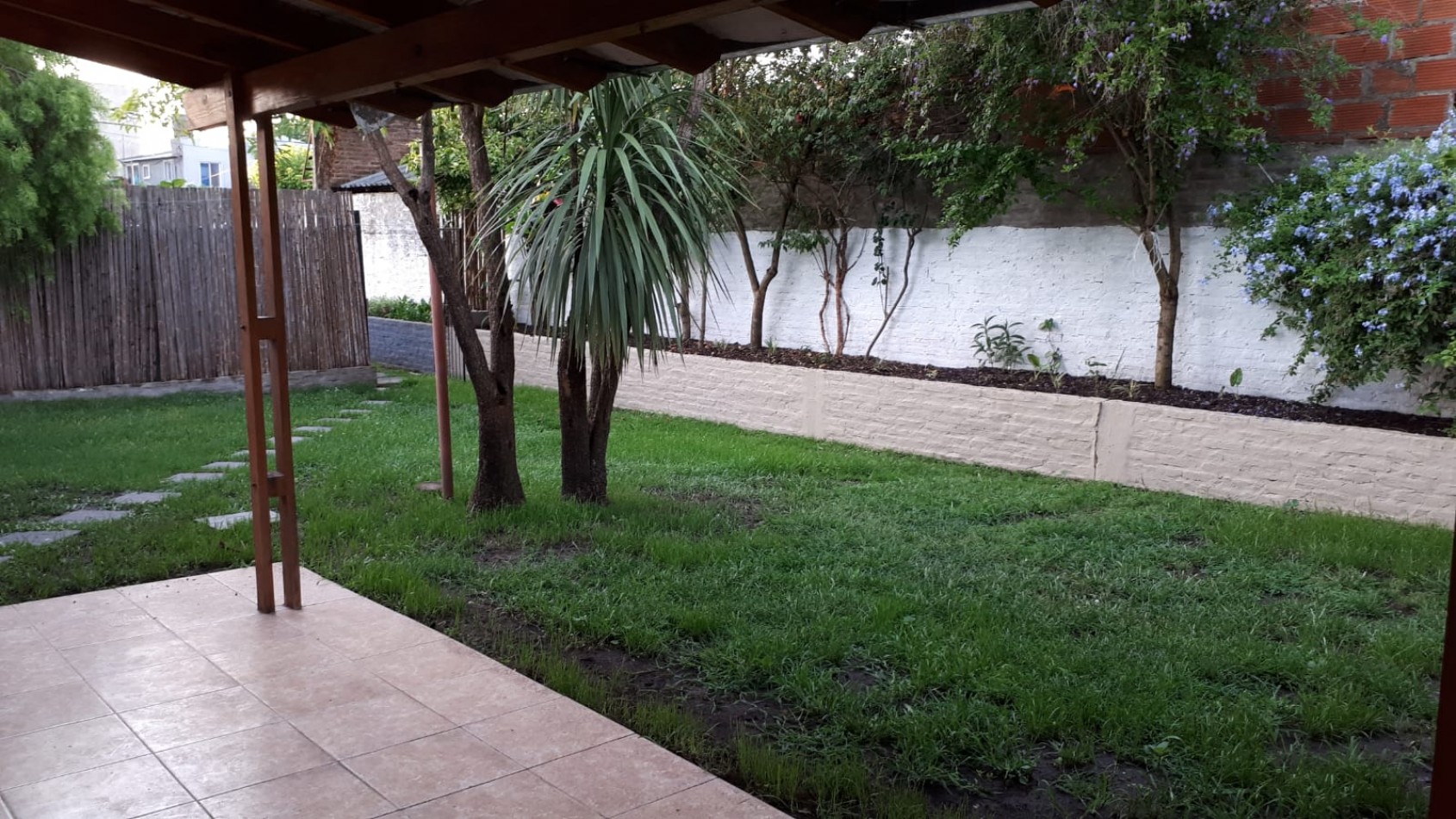 Gral Olazabal 132. Los Troncos del Talar. PH 3 amb con jardin.