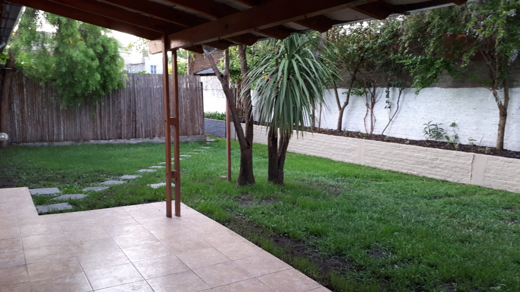 Gral Olazabal 132. Los Troncos del Talar. PH 3 amb con jardin.