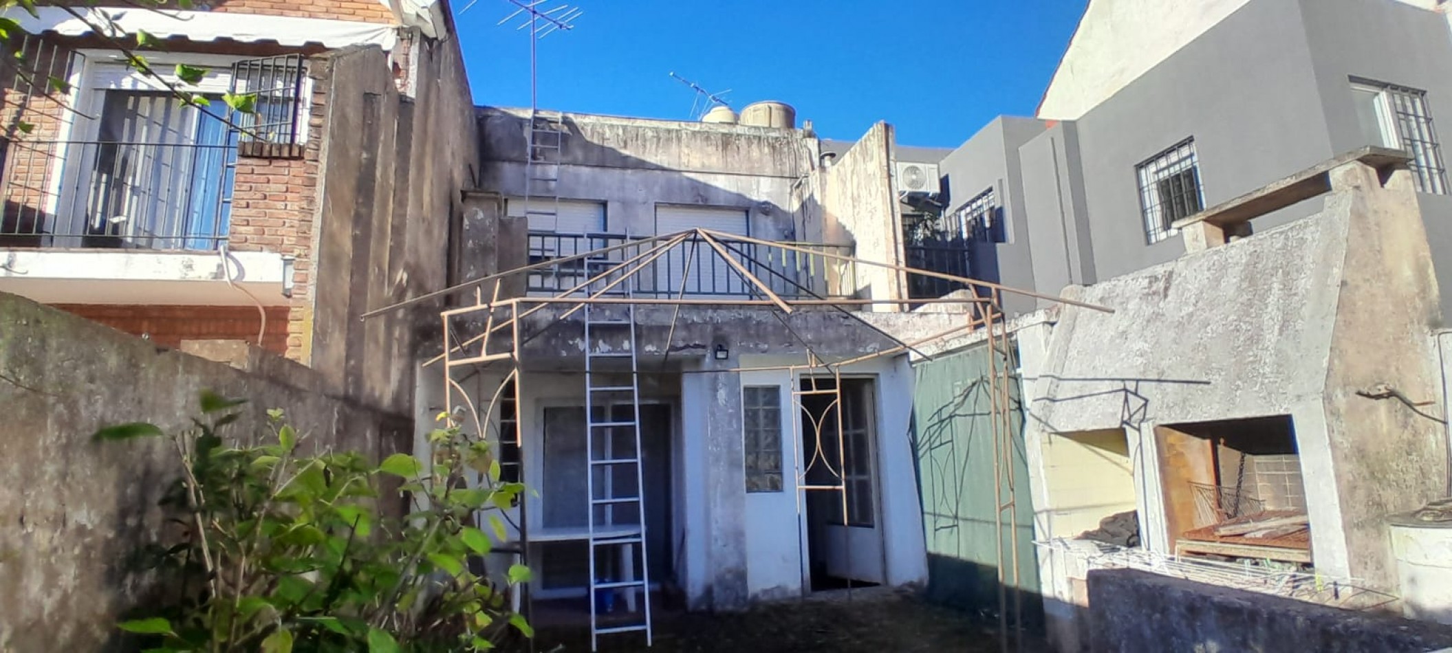 PAVON 2438 BECCAR - DUPLEX A ACTUALIZAR EXCELENTE ZONA