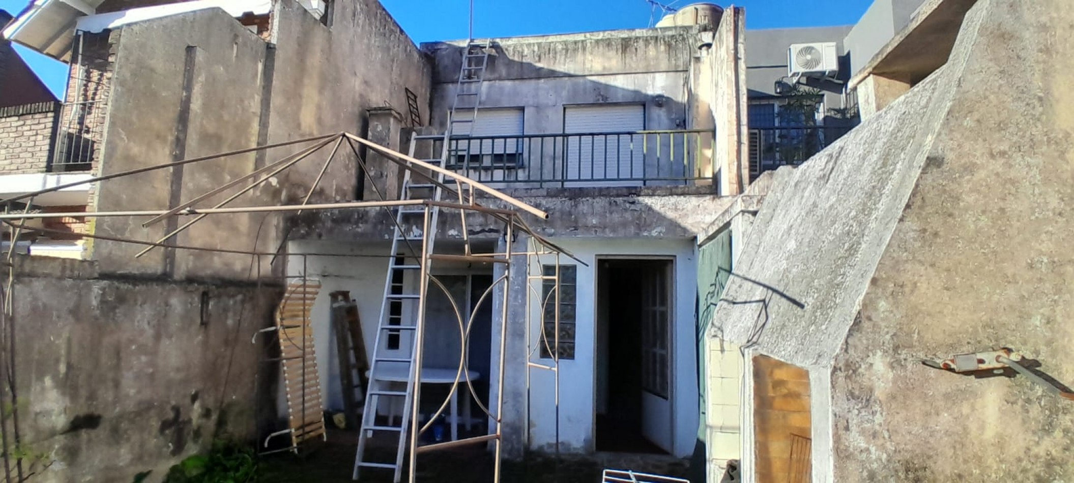 PAVON 2438 BECCAR - DUPLEX A ACTUALIZAR EXCELENTE ZONA