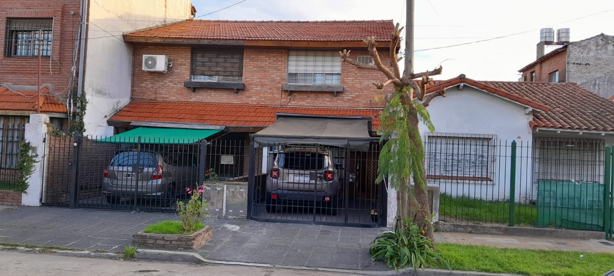 Azcuenaga 1643. Excelente duplex, zona Plaza 9 de Julio.