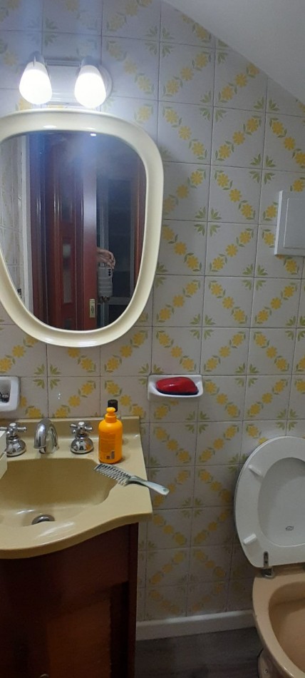 Azcuenaga 1643. Excelente duplex, zona Plaza 9 de Julio.