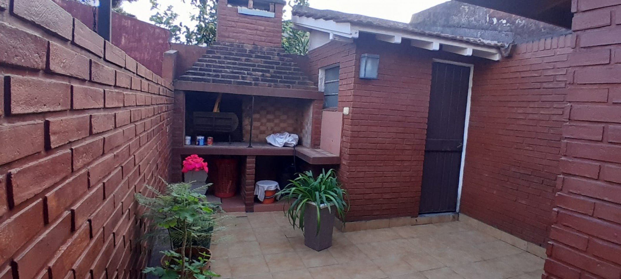 Azcuenaga 1643. Excelente duplex, zona Plaza 9 de Julio.