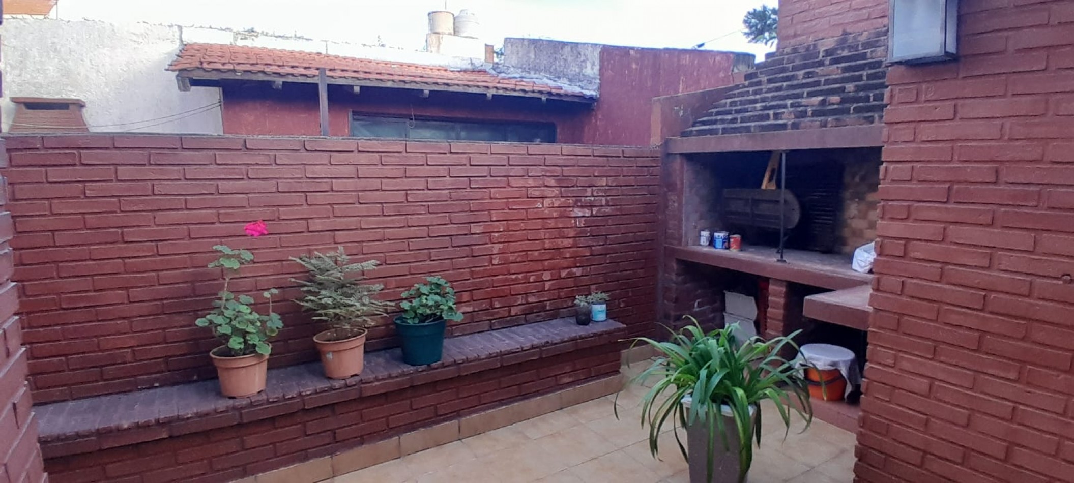 Azcuenaga 1643. Excelente duplex, zona Plaza 9 de Julio.