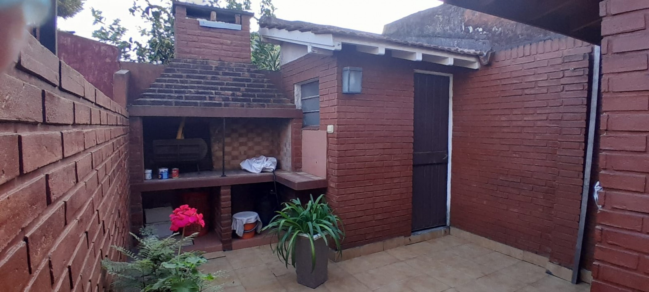 Azcuenaga 1643. Excelente duplex, zona Plaza 9 de Julio.