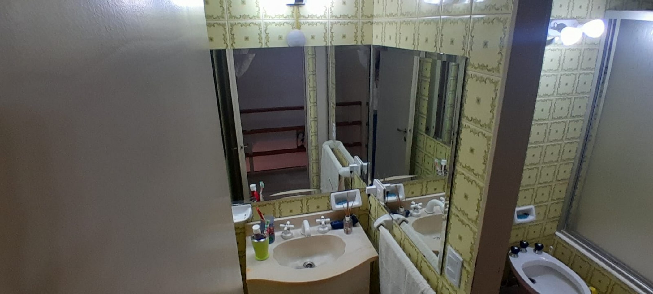 Azcuenaga 1643. Excelente duplex, zona Plaza 9 de Julio.