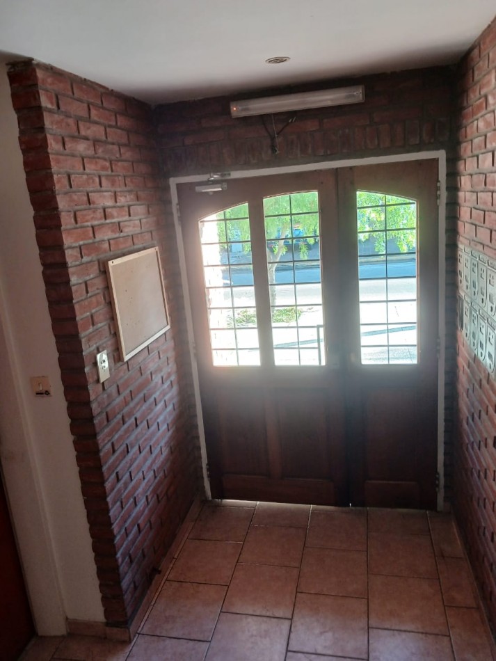 Avellaneda 162 - Unico depto en planta baja con patio