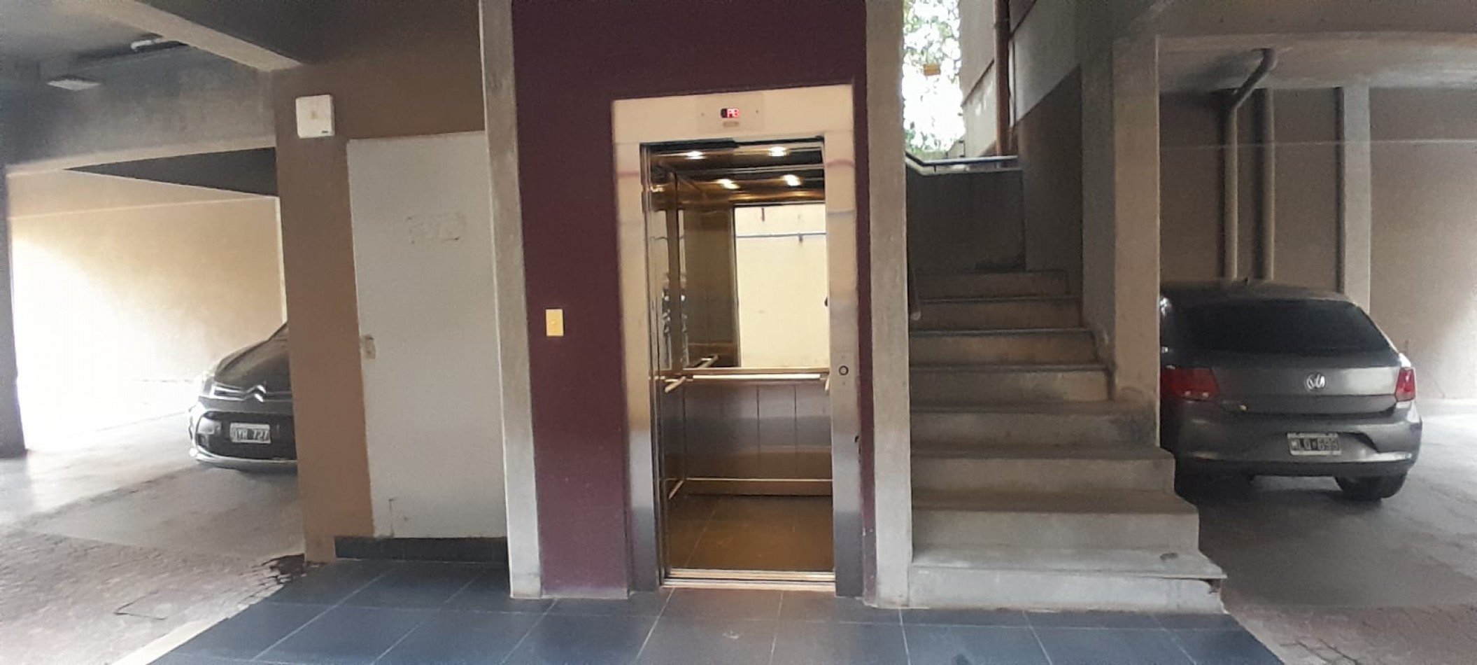 Centenario 555 - Departamento 1/2 amb contrafrente con balcon.