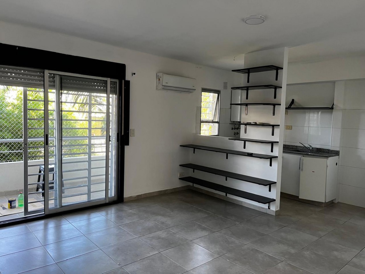 Martin Rodriguez 1346, Victoria. 2 ambientes , sol de tarde