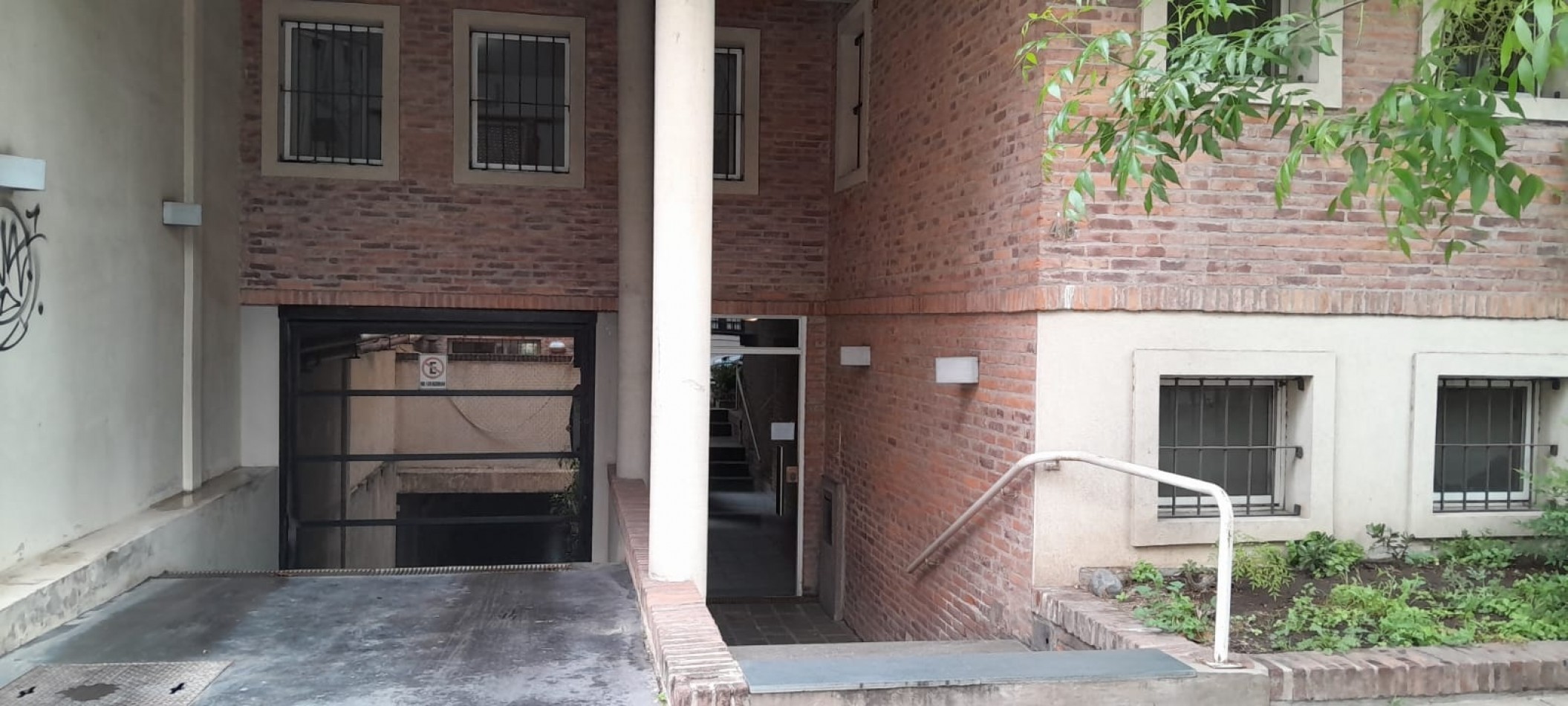 Jacinto Diaz 46. 2 ambientes con cochera 