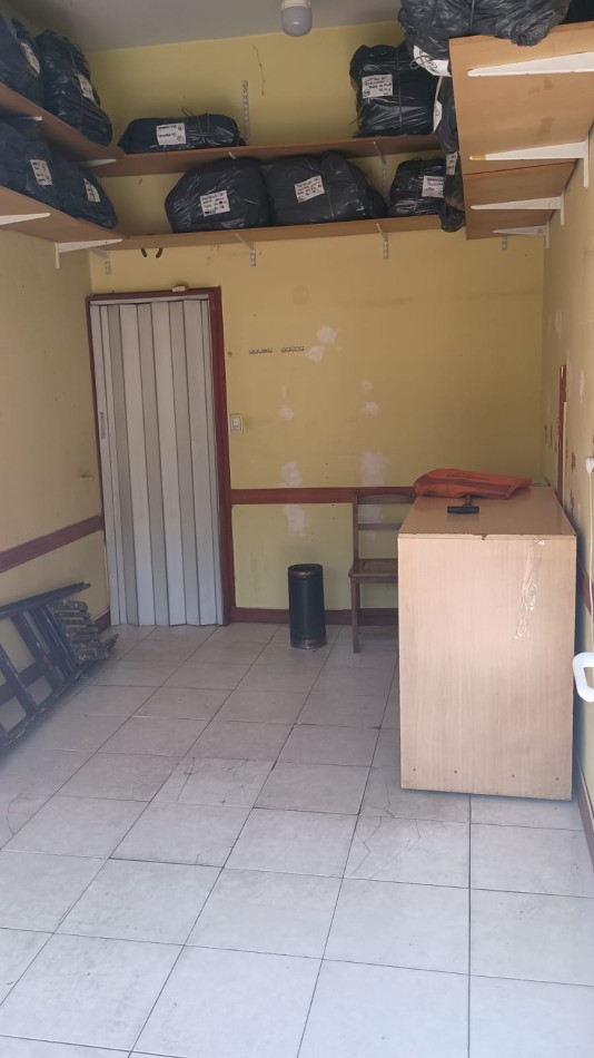 AltBrown55 - Pequeño local a la calle - San Isidro