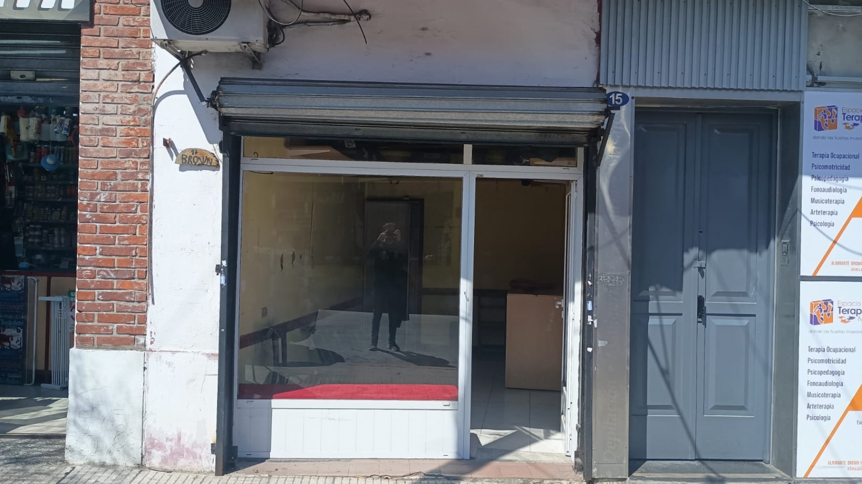 AltBrown55 - Pequeño local a la calle - San Isidro