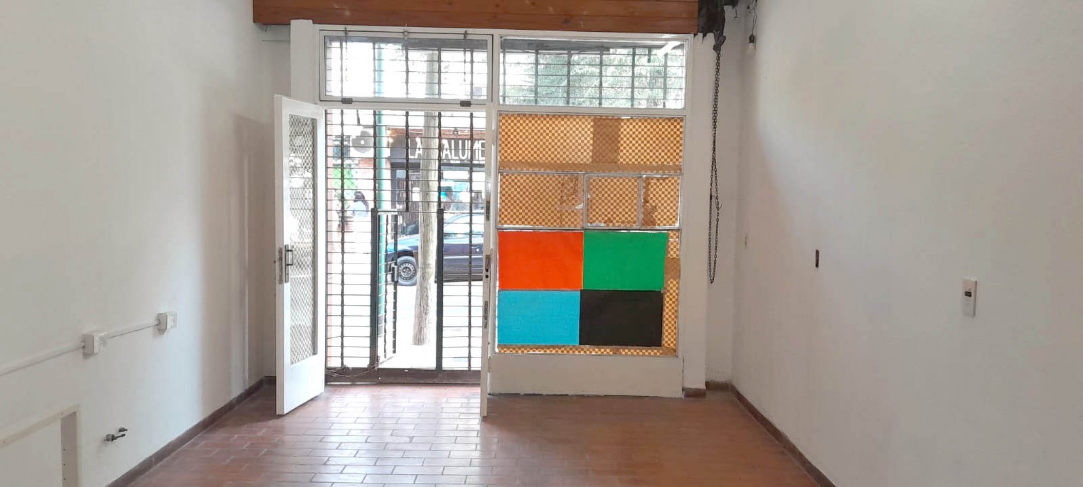 Jacinto Diaz 305. Local con subsuelo.