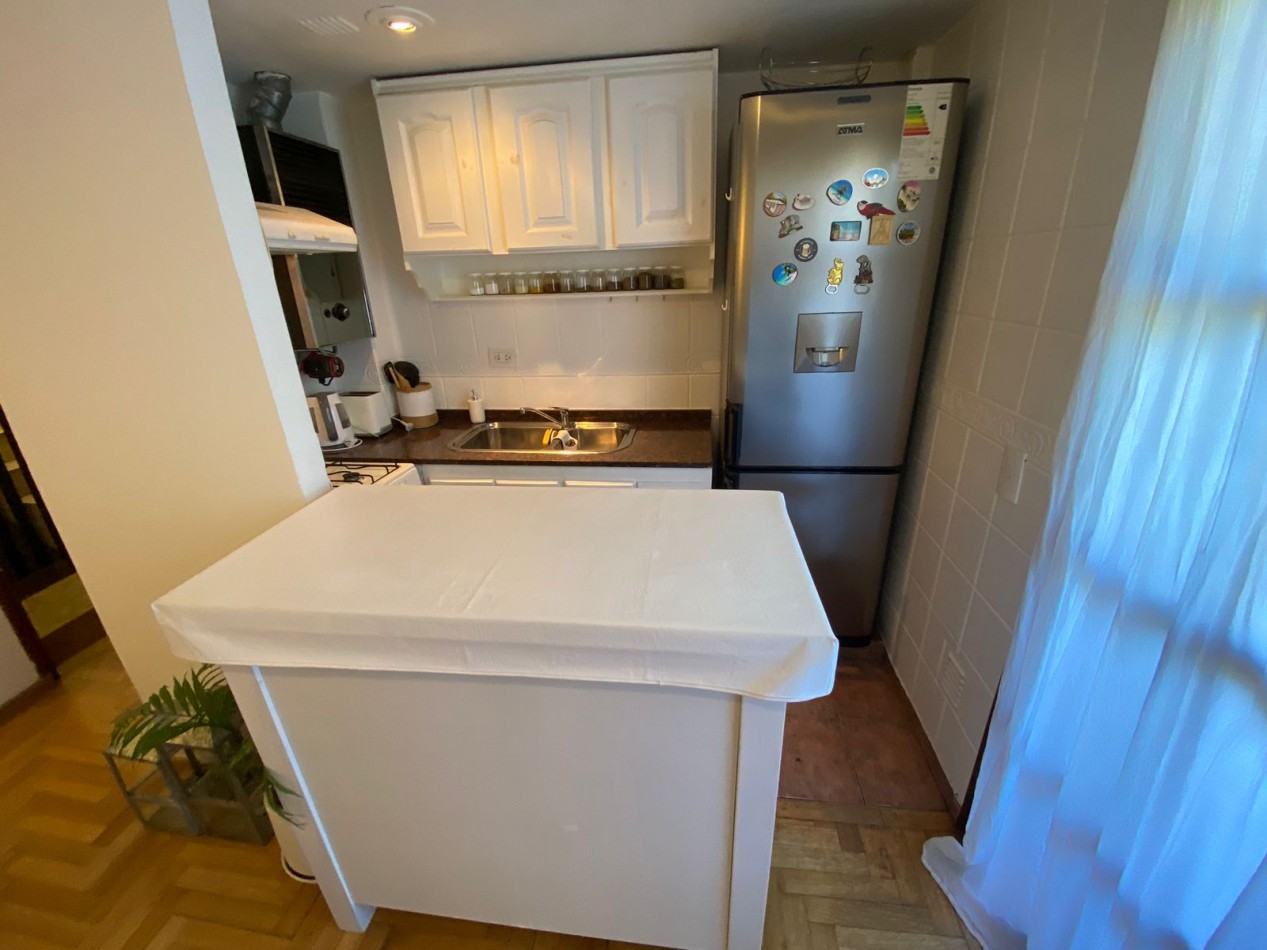 Centenario 2265. 3 ambientes con terraza propia.