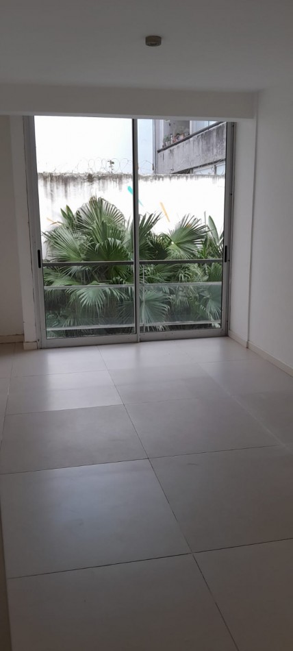 Tres de Febrero 470. 3 ambientes