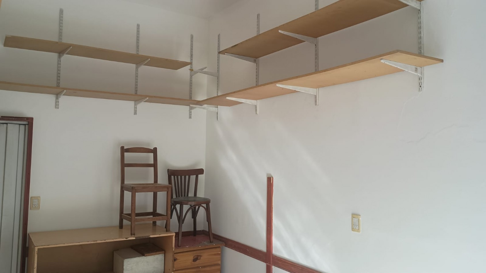 local comercial vidriera, salon y  toilette
